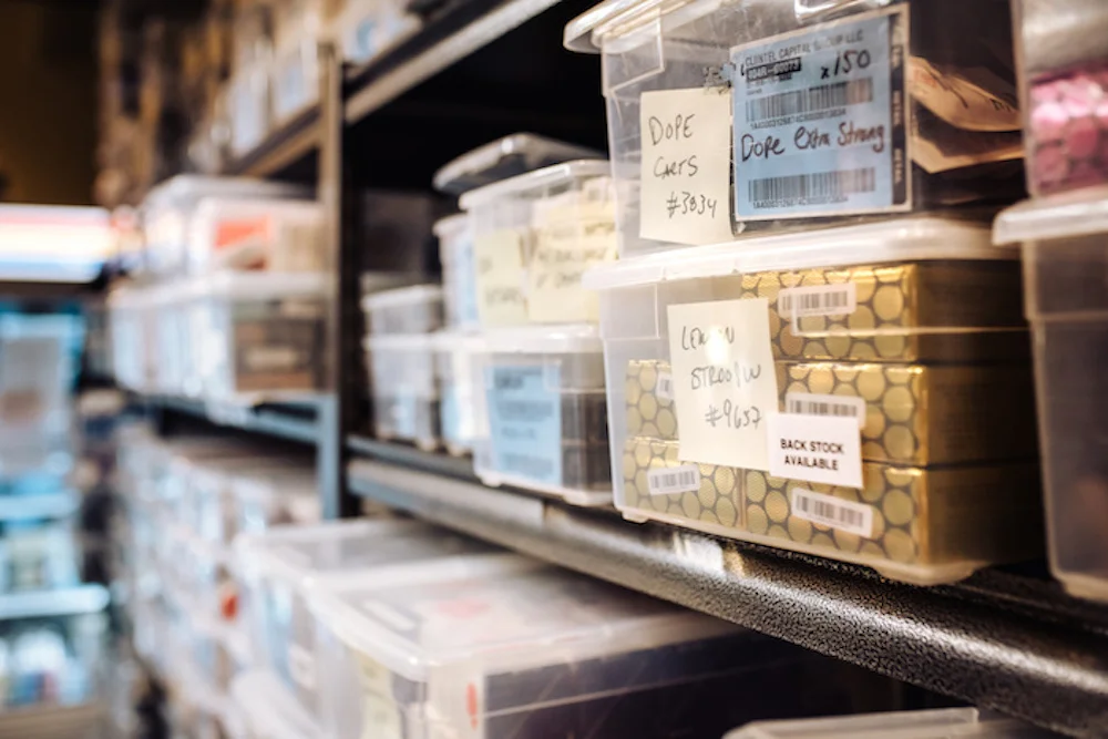 Ein CBD-Geschäft in der Schweiz eröffnen: Die vollständige Compliance-Checkliste für Händler